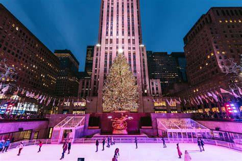 vision panoramique du sapin et patinoire Rockefeller Center