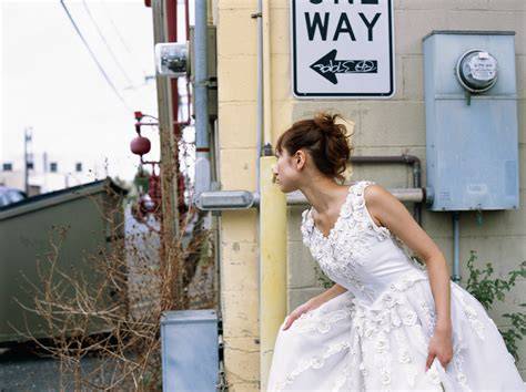image de la mariée arrivant à l’église
