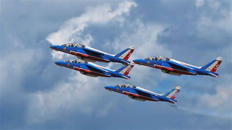 Patrouille de France et Mirage ukrainiens en ouverture (8 mots)