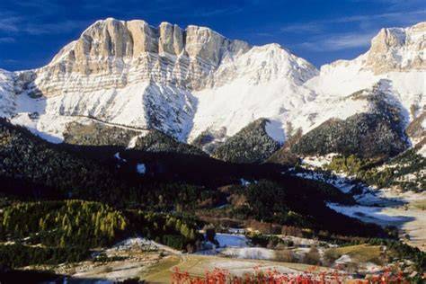 image panoramique des paysages enneigés du Vercors