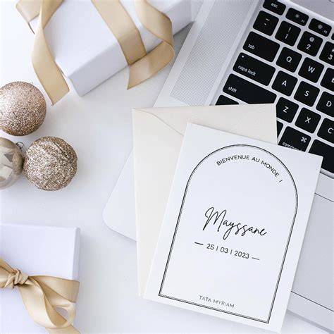 Carte de naissance typographique avec prénom et date