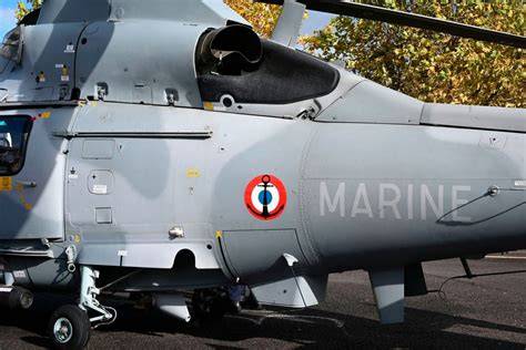 hélicoptère Panther sur la place de Jaude