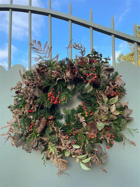 Couronne de Noël naturelle en bois et feuillages