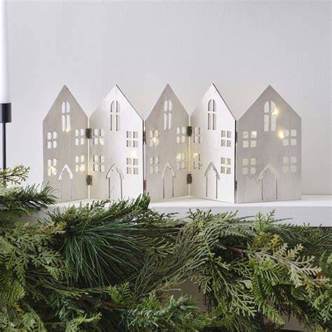 inspirations guirlandes lumineuses et maisons carton