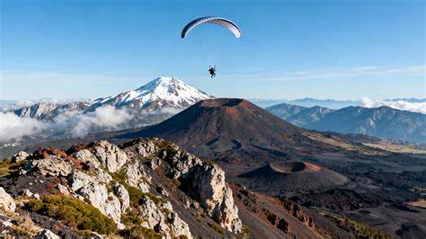 Parapente auvergne paysages volcaniques