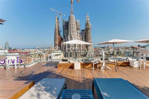 Sips rooftop bar Barcelona sunset