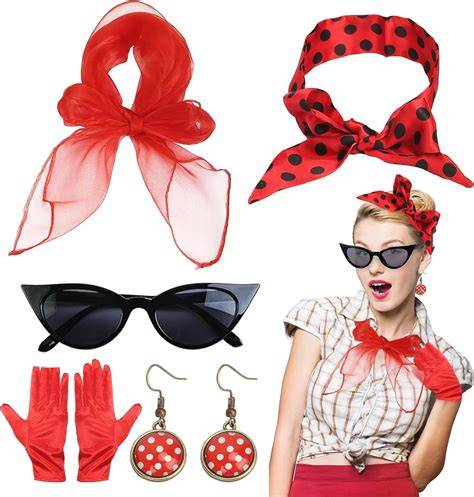 image affichant accessoires et diversité de costumes