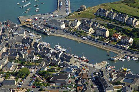 Pipelines PLUTO dans le port de Port-en-Bessin