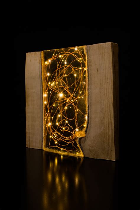 Lampe murale en bois avec guirlande LED