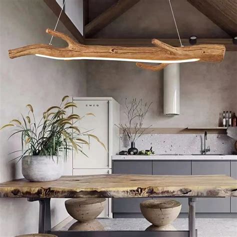 Branche en bois avec ruban LED intégré