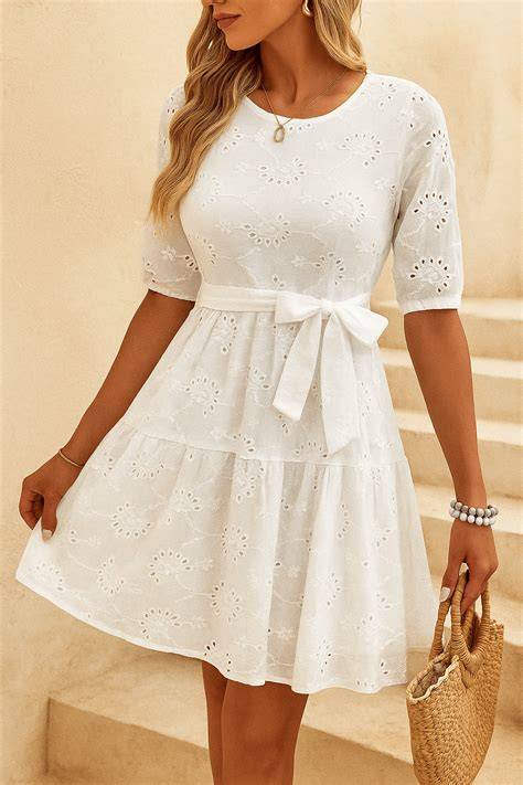 Robe blanche de baptême fille broderie anglaise