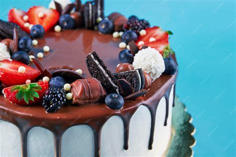 Gâteau d’anniversaire chocolat décoré copeaux