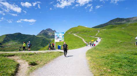 Paysages alpins suisses et cérémonie Euro féminin