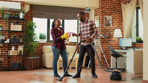 Couple plaisanterie Saint-Valentin aspirateur