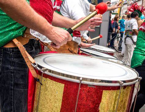 Instruments de batucada et fanfare