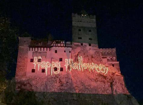 Château de Bran illuminé pour Halloween