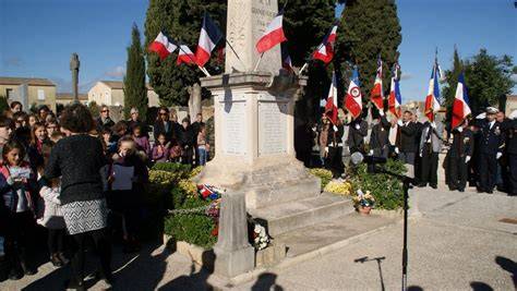 Monument aux morts cérémonie 11 novembre