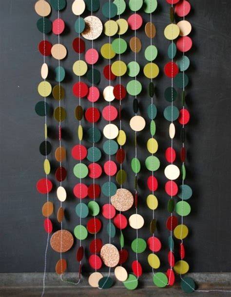 Guirlande de lumières en papier coloré