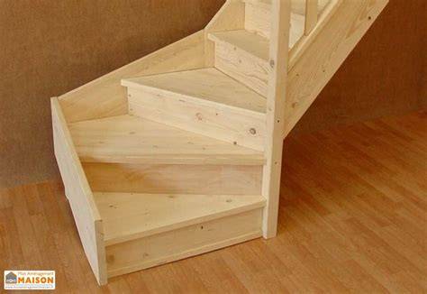 escalier sapin quart tournant intérieur