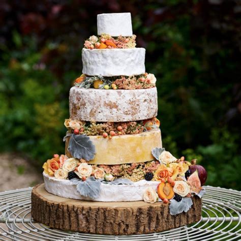 Pièce montée de fromages mariage