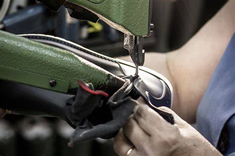 Atelier italien de fabrication de bottines brogue