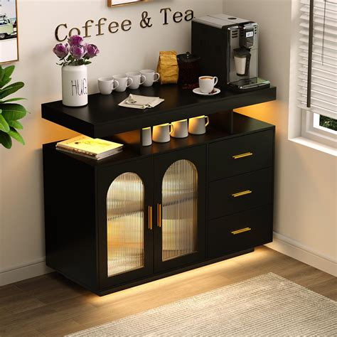 Buffet bar noir dans une réception