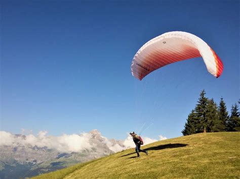 Décollage en parapente à La Chaloupe