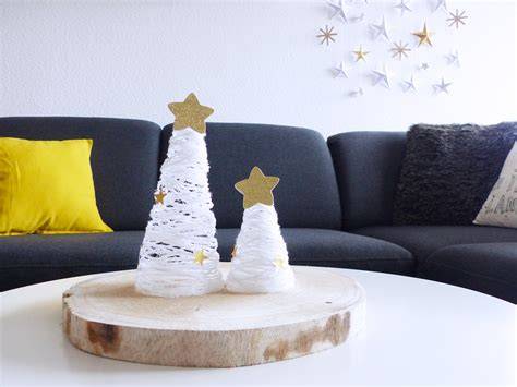 trois sapins de Noël DIY en laine bois lumineux