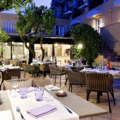 restaurant anniversaire terrasse Nice coucher soleil