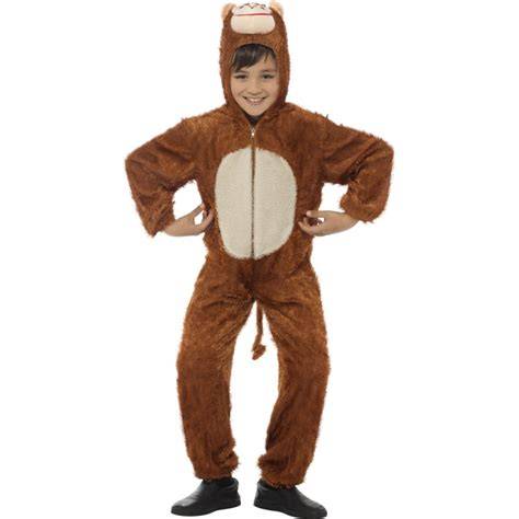 Enfant portant un déguisement de singe