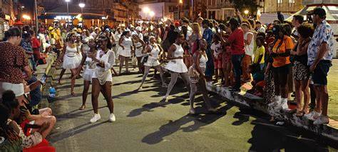 Défilé carnavalesque à Pointe-à-Pitre