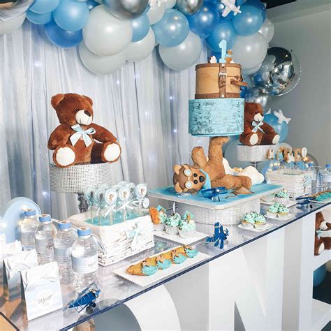 Sweet table anniversaire ourson avec cupcakes