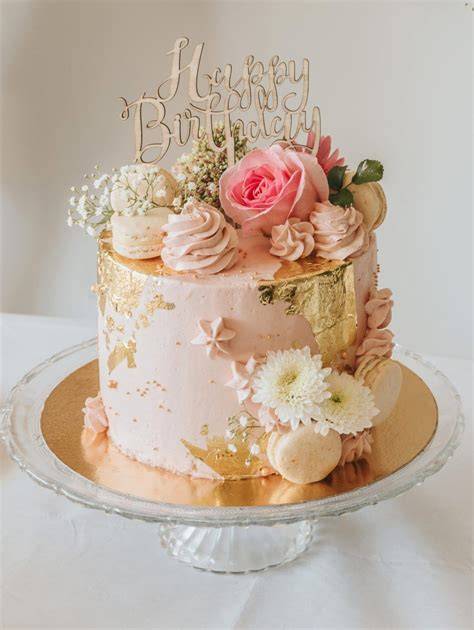 Gâteau d’anniversaire fleuri pour Maria