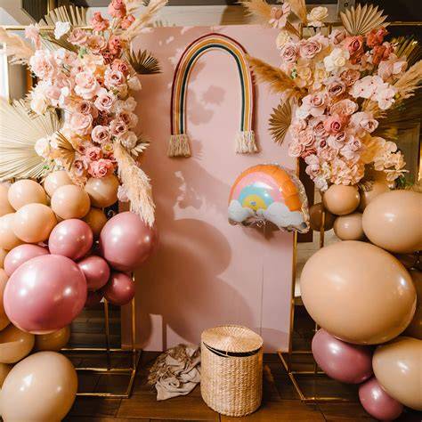 Décoration de baptême arc-en-ciel