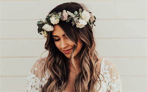 couronne fleurs cheveux lâchés mariée bohème