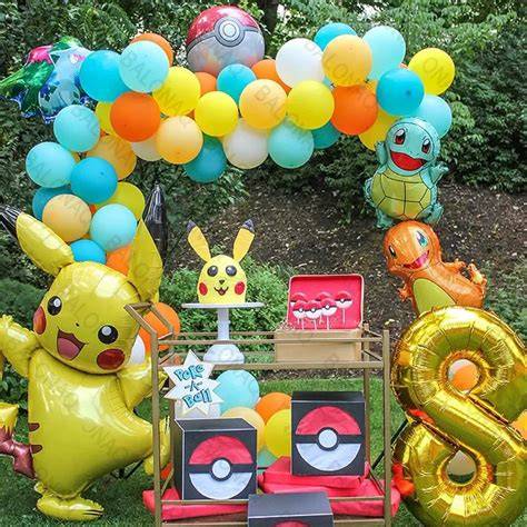 Décoration anniversaire Pikachu jaune rouge bleu