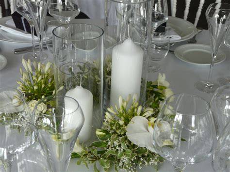 Table de mariage avec bougies dragées