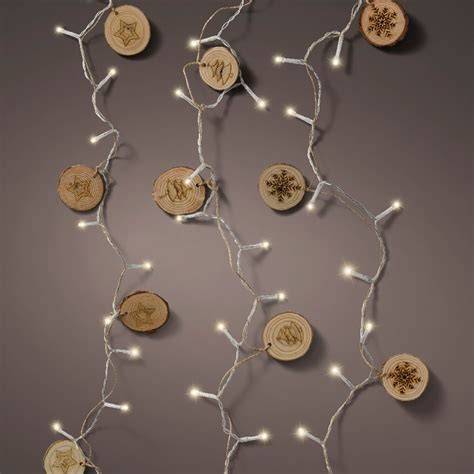 Guirlande en bois sculpté avec LED
