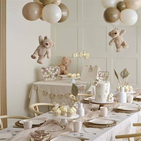 Table de baptême décorée avec boîtes nounours