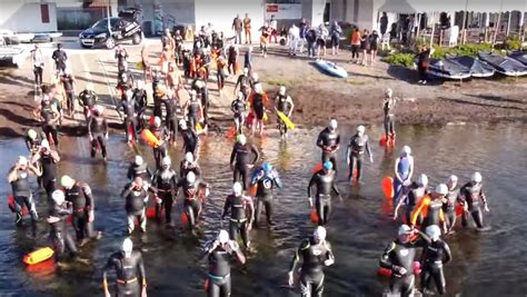 Départ groupé course nage eau libre