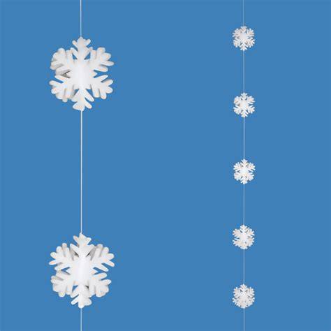 Guirlande de flocons papier suspendue