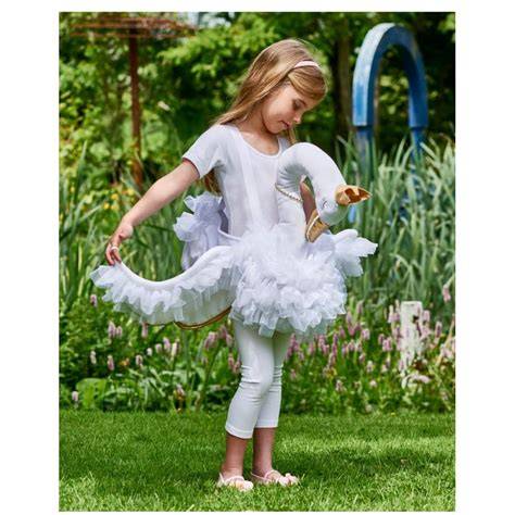 enfant en déguisement cygne blanc