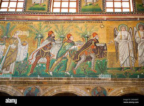 Mosaïques de Ravenne représentant les Mages