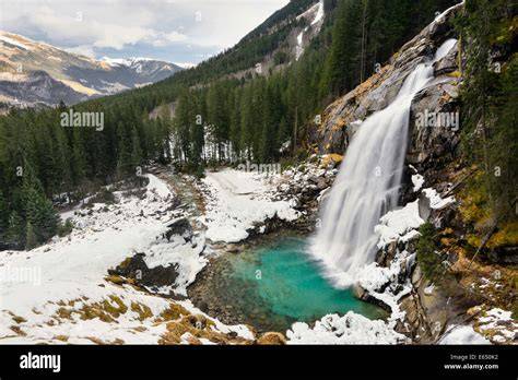 Krimml cascades gelées hiver Autriche