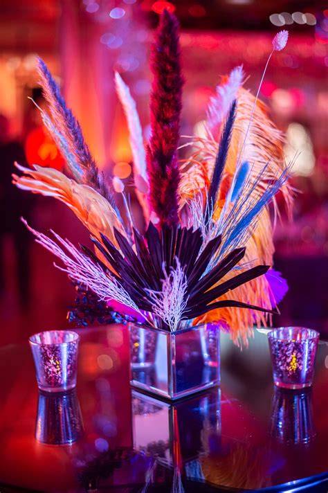 Ambiance cabaret plumes et paillettes