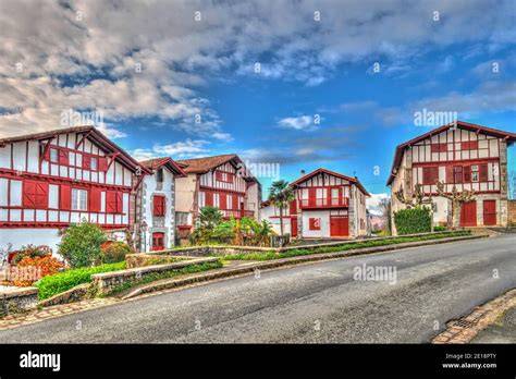 Village basque d’Ainhoa en hiver