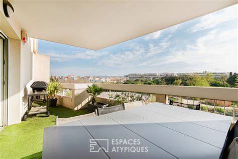 Vue terrasse et parc environnant