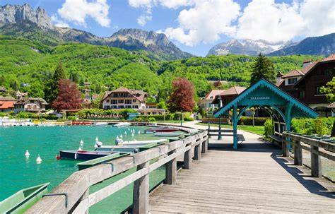 Village de Talloires au bord du lac d’Annecy