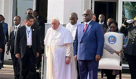 Arrivée du pape François à Ivato