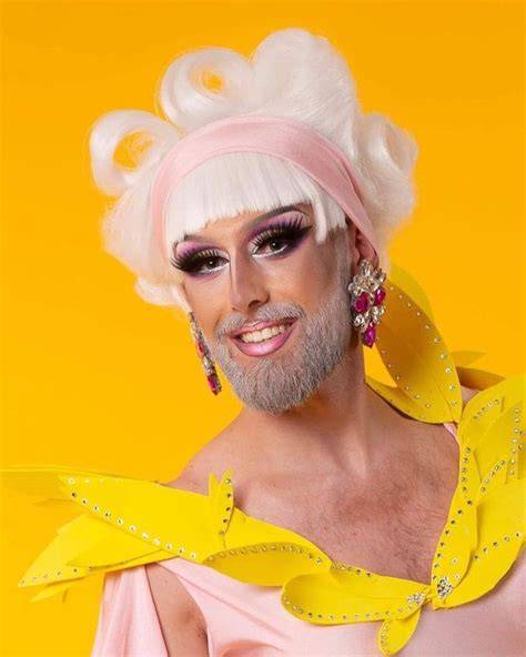 Drag queen ciré jaune banane